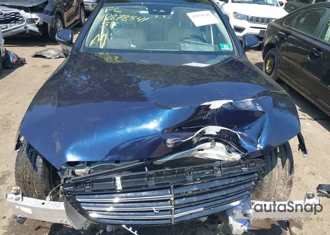 2018 Mercedes-Benz E 300 4Matic z USA, uszkodzony, nr VIN WDDZF4KB8JA311916